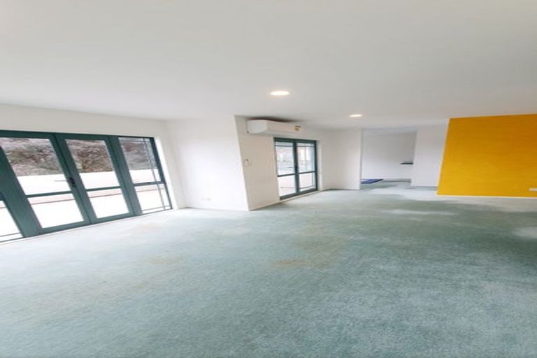 Photo of property in 1/38 Gulf View Road, Murrays Bay, Auckland, 0630