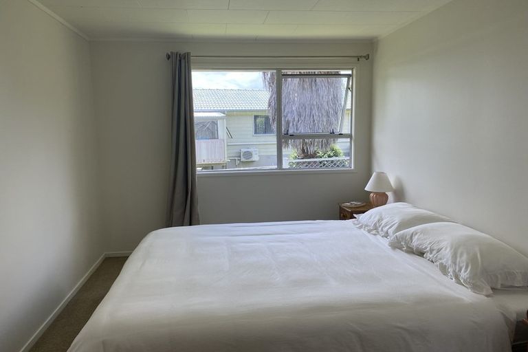 Photo of property in 42 Claverdon Drive, Massey, Auckland, 0614