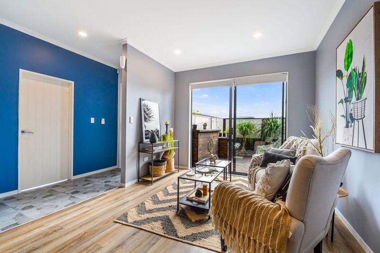 Photo of property in 6 Barrique Road, Kumeu, 0810