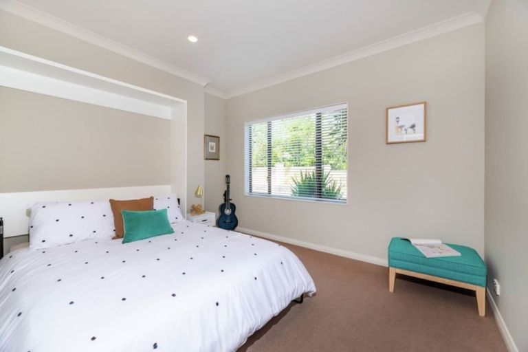 Photo of property in 298 Point Drive, Dannemora, Auckland, 2016