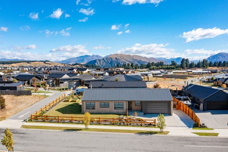 Photo of property in 14 Pounamu Avenue, Albert Town, Wanaka, 9305