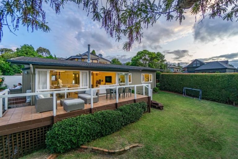 Photo of property in 72 Aberdeen Road, Campbells Bay, Auckland, 0620