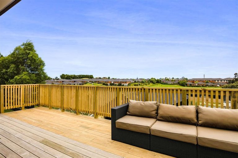 Photo of property in 22 Maple Crescent, Whalers Gate, New Plymouth, 4310