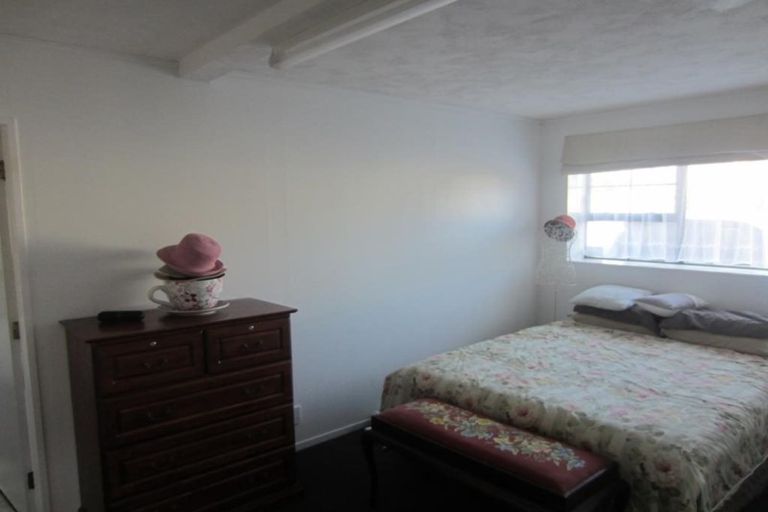 Photo of property in 94 Oxford Street, Tawa, Wellington, 5028