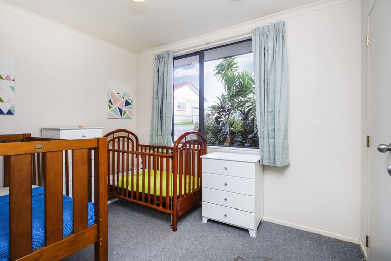 Photo of property in 7 Wheaton Place, Glen Eden, Auckland, 0602