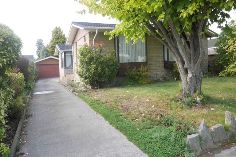 Photo of property in 32 Glenharrow Avenue, Avonhead, Christchurch, 8042