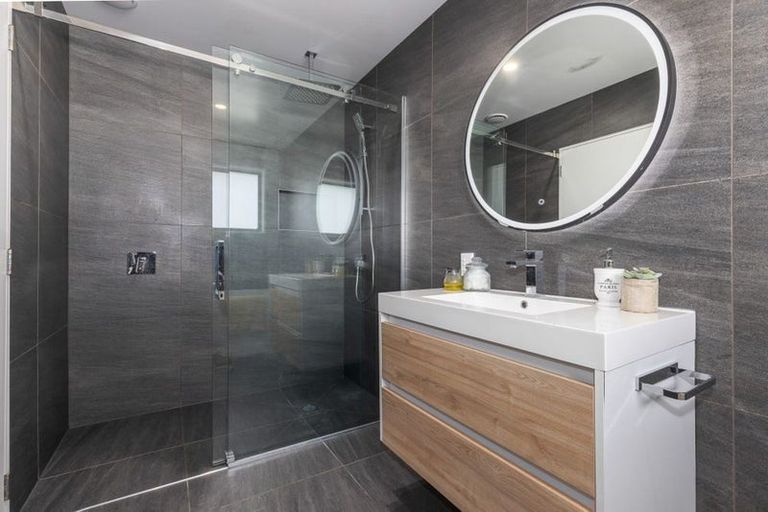 Photo of property in 21a Victoria Street, Levin, 5510