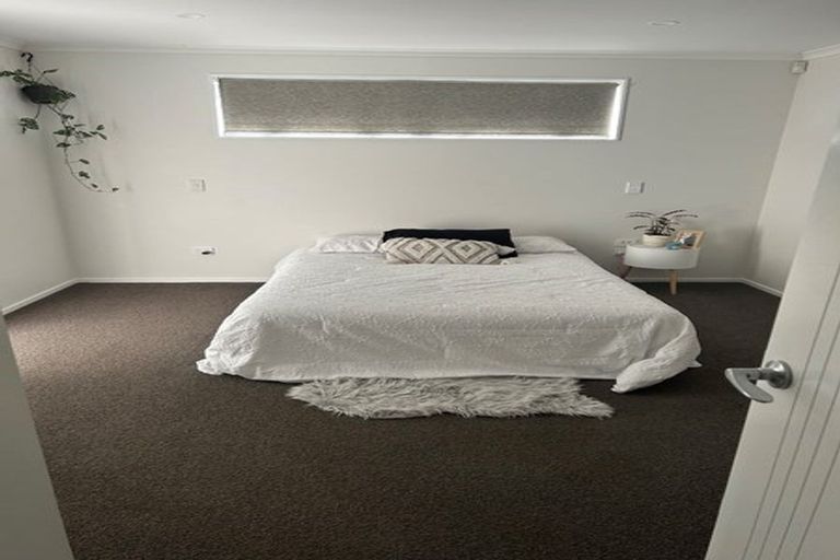 Photo of property in 16 Lippiatt Crescent, Pokeno, 2402