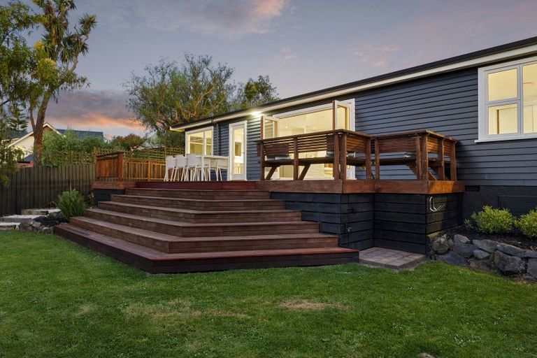 Photo of property in 18 Dyers Pass Road, Cashmere, Christchurch, 8022