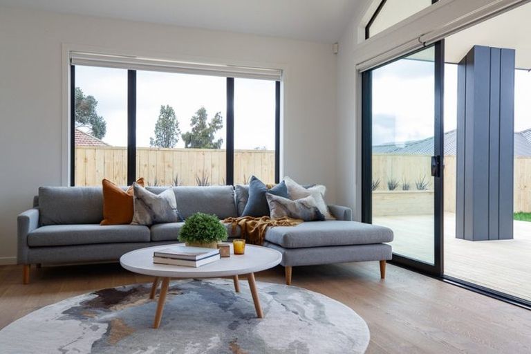 Photo of property in 45 Te Taniwha Road, One Tree Point, 0118