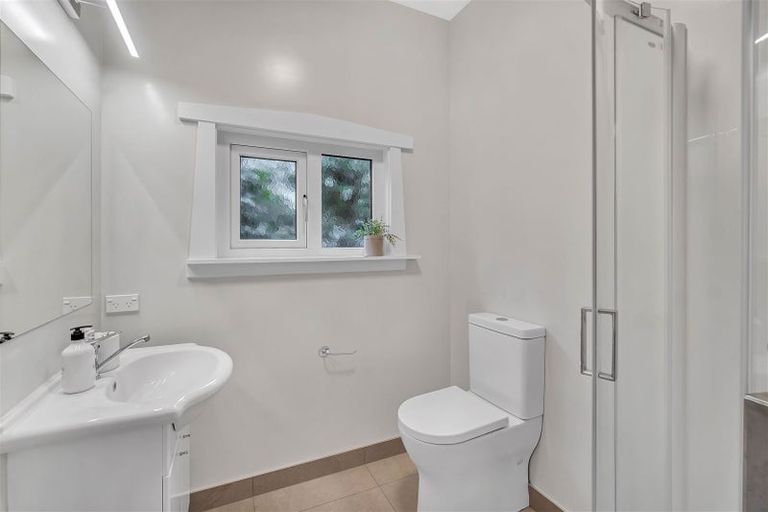 Photo of property in 166 Weston Road, St Albans, Christchurch, 8052