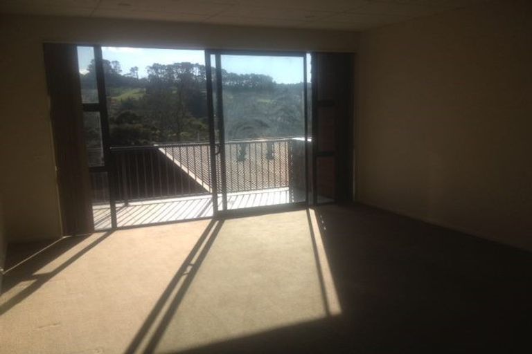 Photo of property in 9/28 The Avenue, Albany, Auckland, 0632