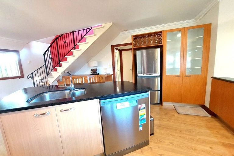 Photo of property in 39 Goods Road, Otumoetai, Tauranga, 3110