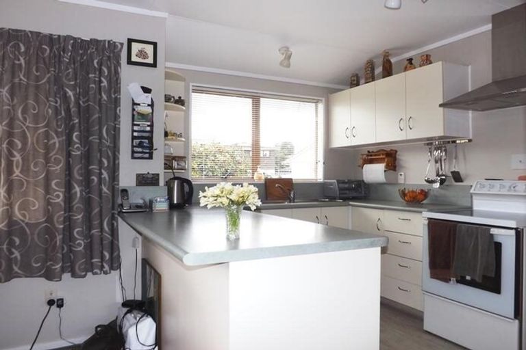 Photo of property in 10 Te Kama Street, Levin, 5510