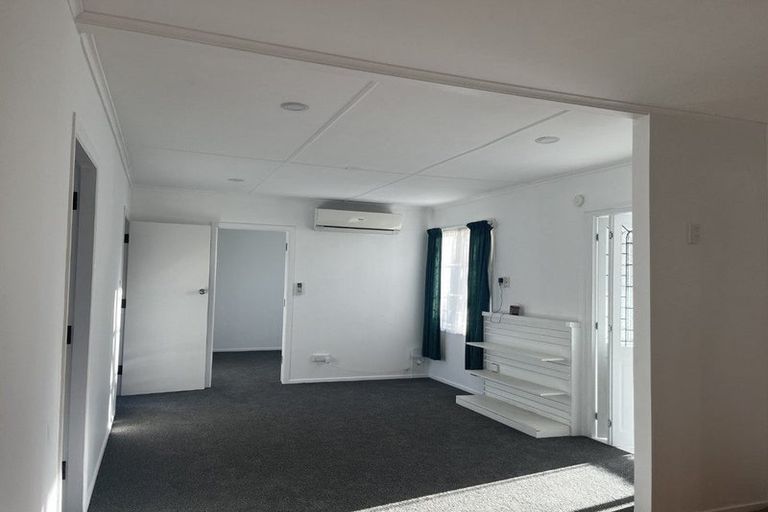Photo of property in 24 Croydon Road, New Lynn, Auckland, 0600