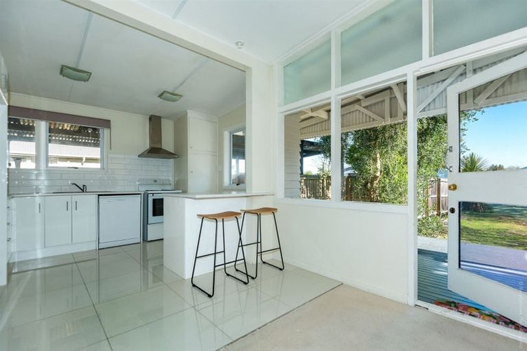 Photo of property in 15 Bronwyn Street, Mairehau, Christchurch, 8052