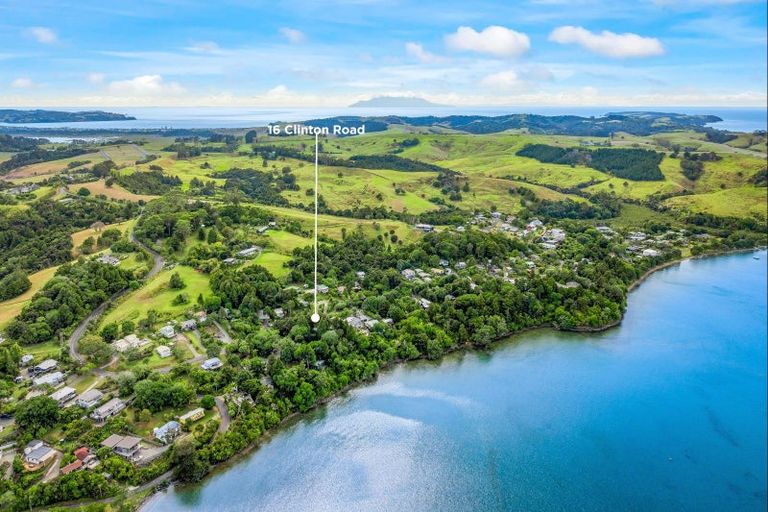 Photo of property in 16 Clinton Road, Tawharanui Peninsula, Matakana, 0986