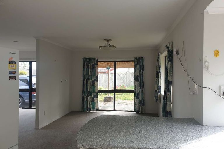 Photo of property in 2/60 Orangewood Drive, Northpark, Auckland, 2013