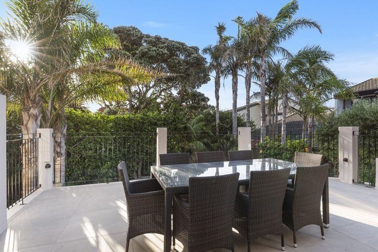 Photo of property in 1/60 Milford Road, Milford, Auckland, 0620