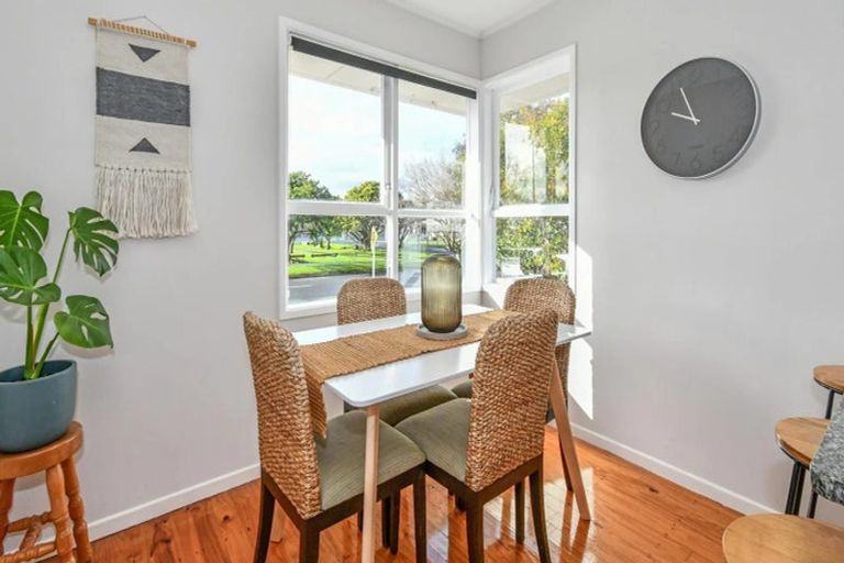Photo of property in 31 Gossamer Drive, Pakuranga Heights, Auckland, 2010