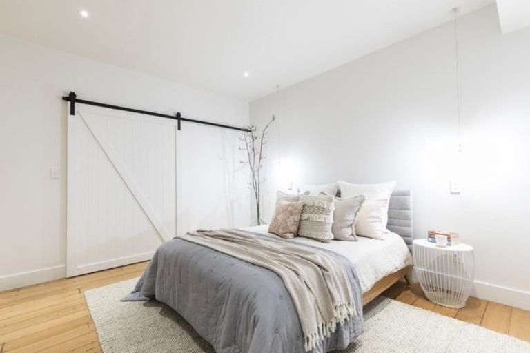 Photo of property in 131 Vauxhall Road, Narrow Neck, Auckland, 0624