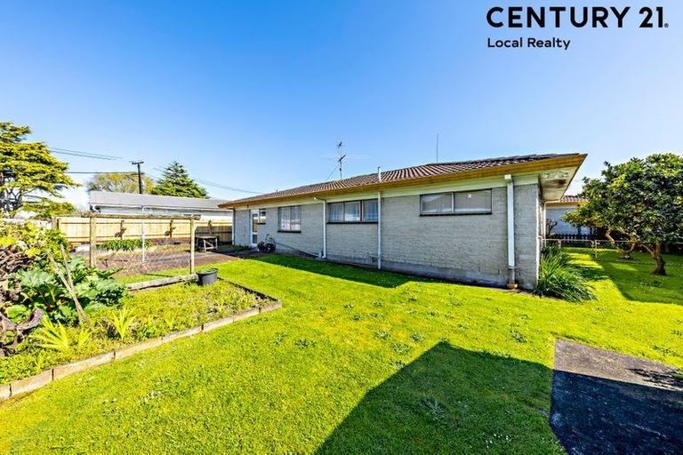Photo of property in 2/69 Settlement Road, Papakura, 2110