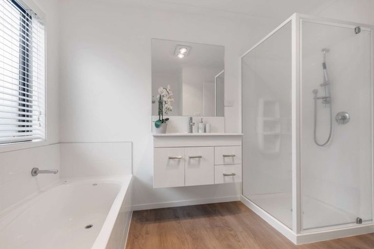 Photo of property in 32 Marion Crescent, Papamoa Beach, Papamoa, 3118