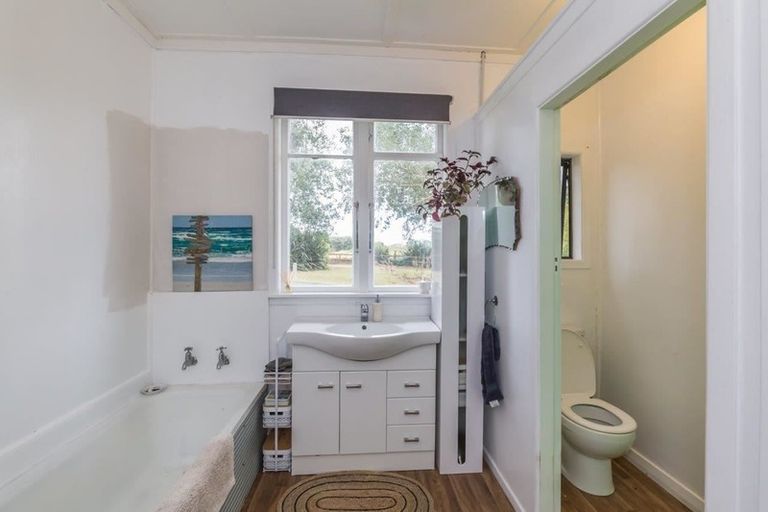 Photo of property in 328 Hokio Beach Road, Hokio Beach, Levin, 5571