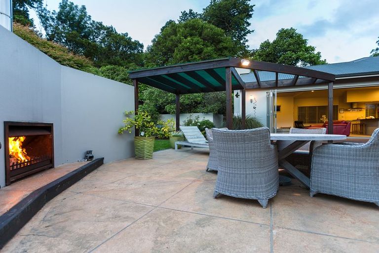 Photo of property in 2 Pastoral Lane, Hokowhitu, Palmerston North, 4410