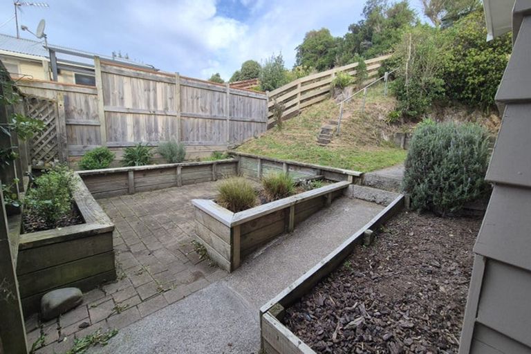 Photo of property in 68 Gloaming Hill, Titahi Bay, Porirua, 5022
