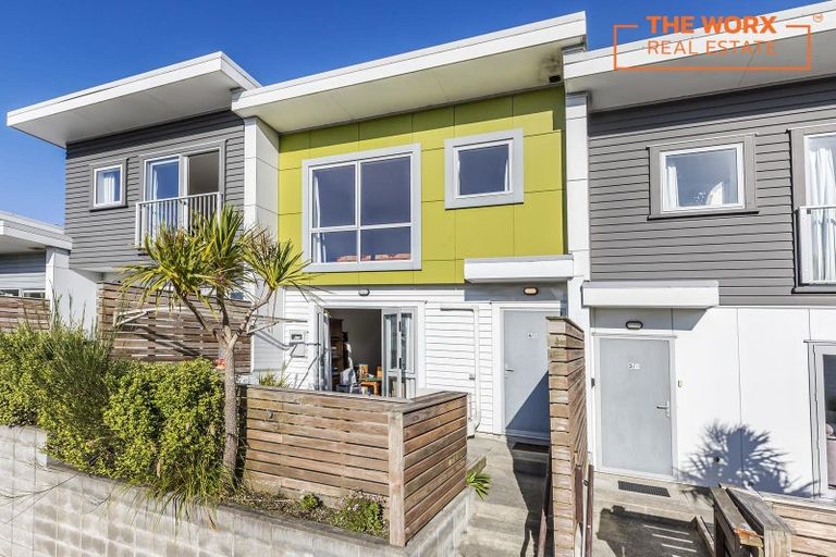Photo of property in 4/8 Middleton Road, Johnsonville, Wellington, 6037