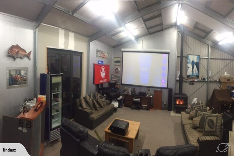 Photo of property in 3 Frank Knight Place, Waiuku, 2123