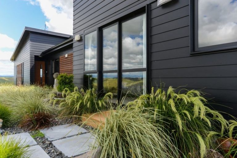 Photo of property in 71 Pirau Road, Fernhill, Napier, 4183