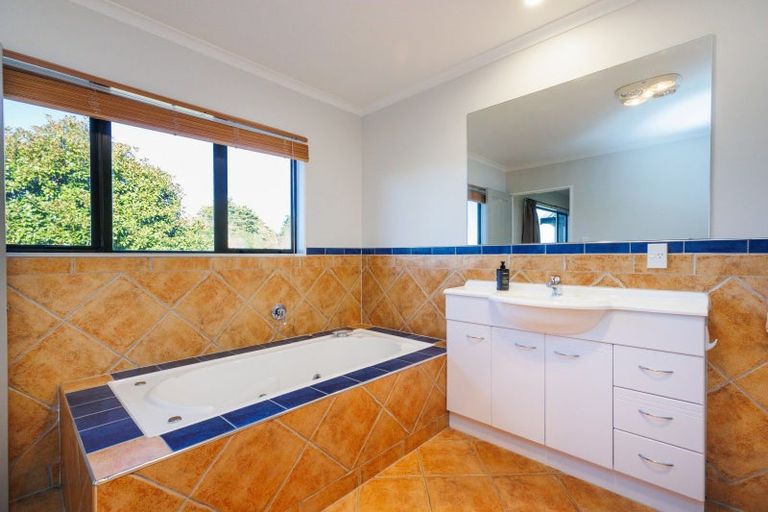 Photo of property in 408 Aranui Road, Kairanga, Palmerston North, 4475