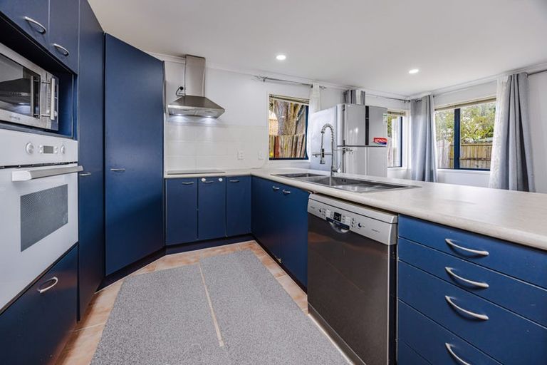 Photo of property in 18 Pitt Avenue, Clendon Park, Auckland, 2103