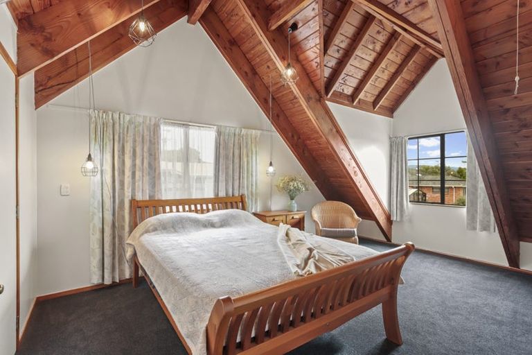 Photo of property in 2/12 Evans Road, Glen Eden, Auckland, 0602