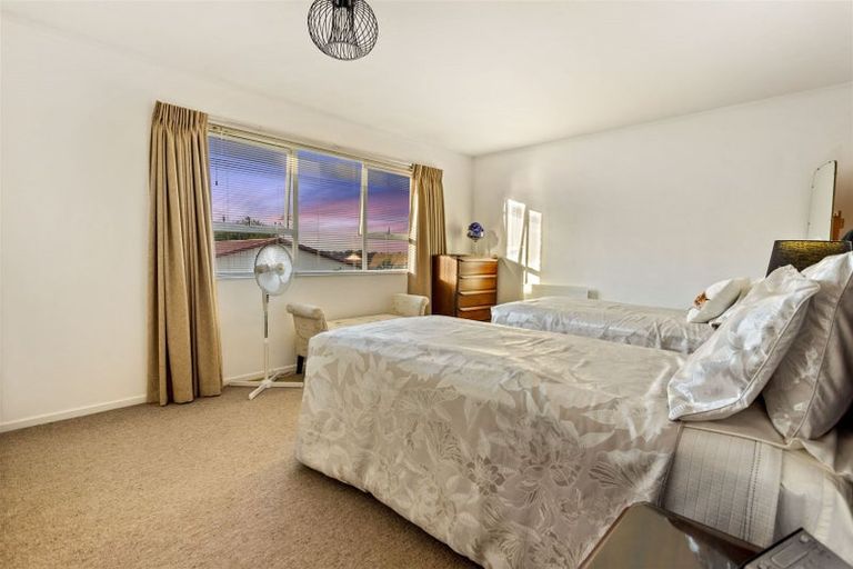 Photo of property in 176 Royal Road, Massey, Auckland, 0614
