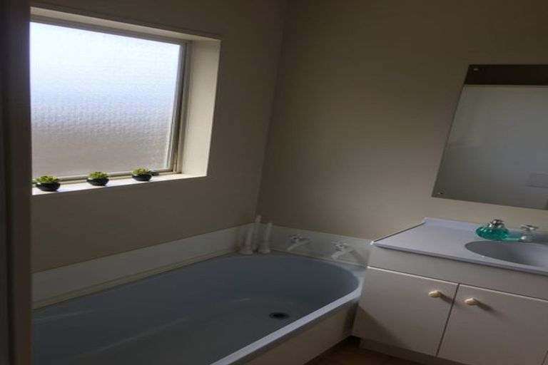 Photo of property in 2 Cunningham Place, Halswell, Christchurch, 8025