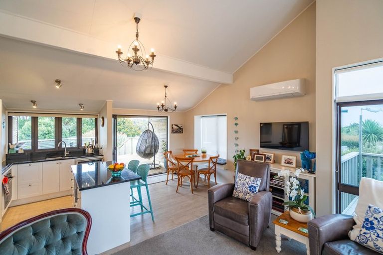 Photo of property in 279 Peka Peka Road, Peka Peka, Waikanae, 5391