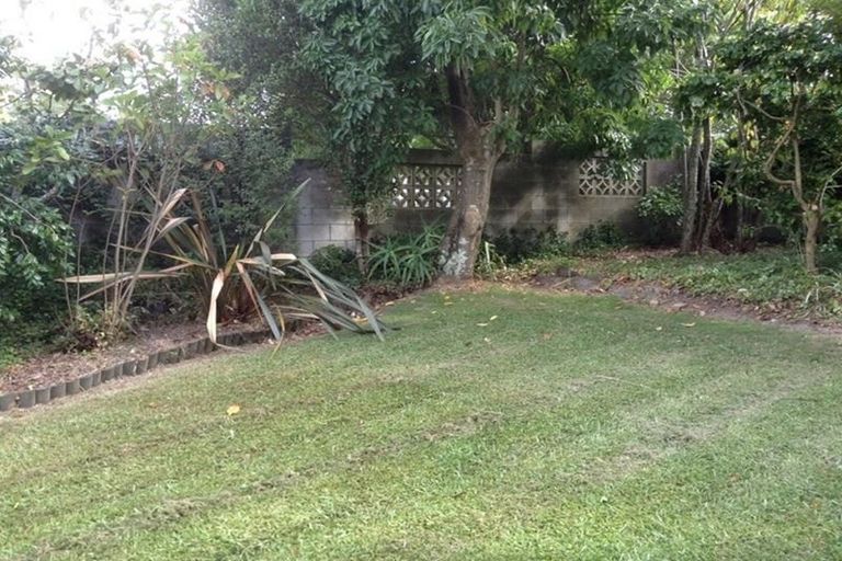 Photo of property in 8 Merchant Avenue, Te Atatu South, Auckland, 0610