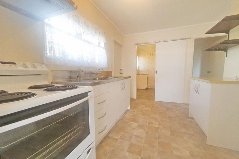 Photo of property in 10 Topaz Place, Wiri, Auckland, 2104