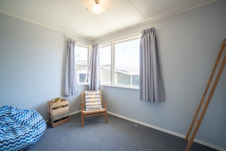 Photo of property in 67 Sutherland Crescent, Westbrook, Palmerston North, 4412