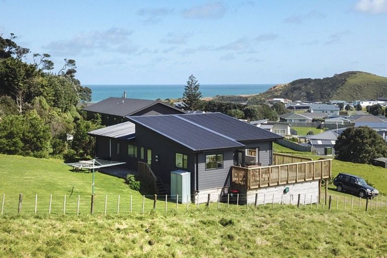 Photo of property in 4 Gillespie Drive, Baylys Beach, Dargaville, 0377