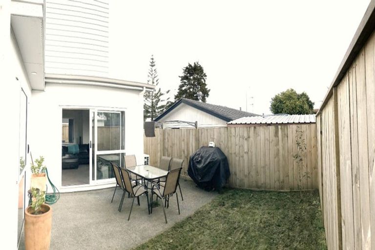 Photo of property in 4 Ruhanui Lane, Pakuranga Heights, Auckland, 2010