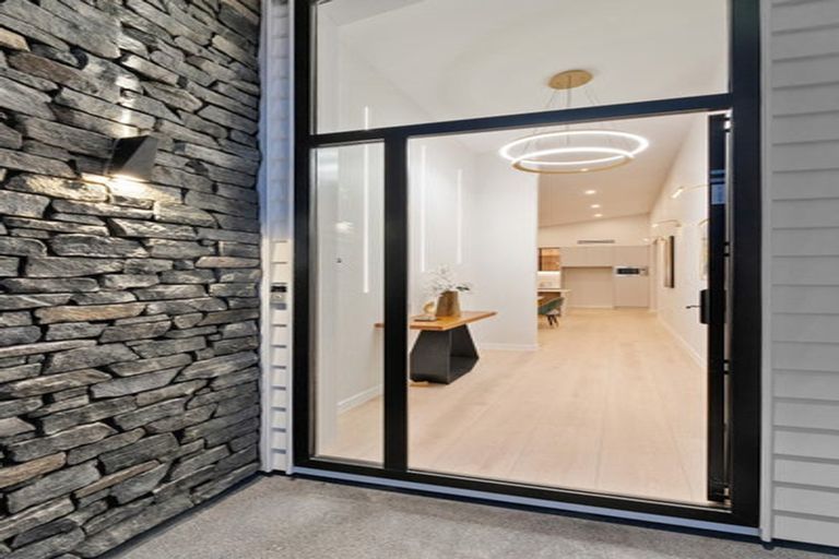 Photo of property in 24 Tipu Crescent, Wainui, 0992