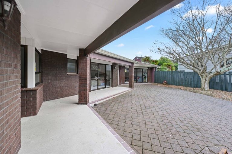 Photo of property in 24 Burn-murdoch Street, St Andrews, Hamilton, 3200