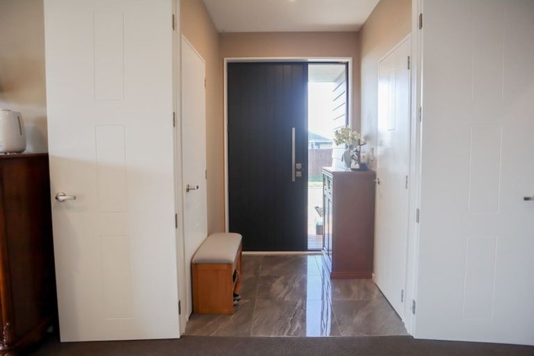 Photo of property in 17 Exeter Lane, Rolleston, 7614