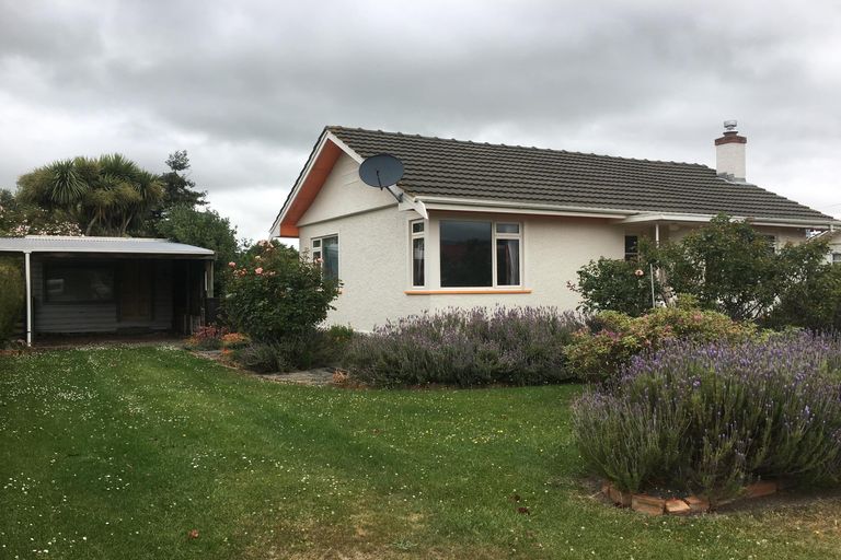 Photo of property in 9 Moorhouse Street, Waimate, 7924