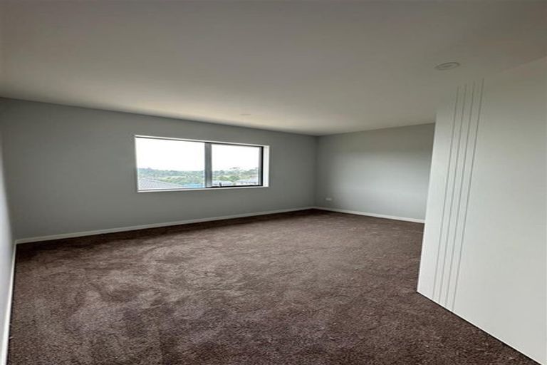 Photo of property in 16 Lumber Rise, Swanson, Auckland, 0614