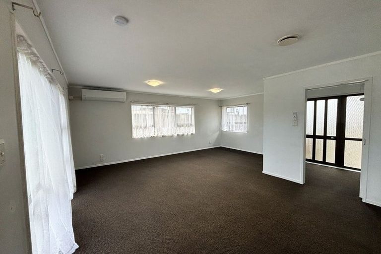 Photo of property in 2/152 Rangitoto Road, Papatoetoe, Auckland, 2025